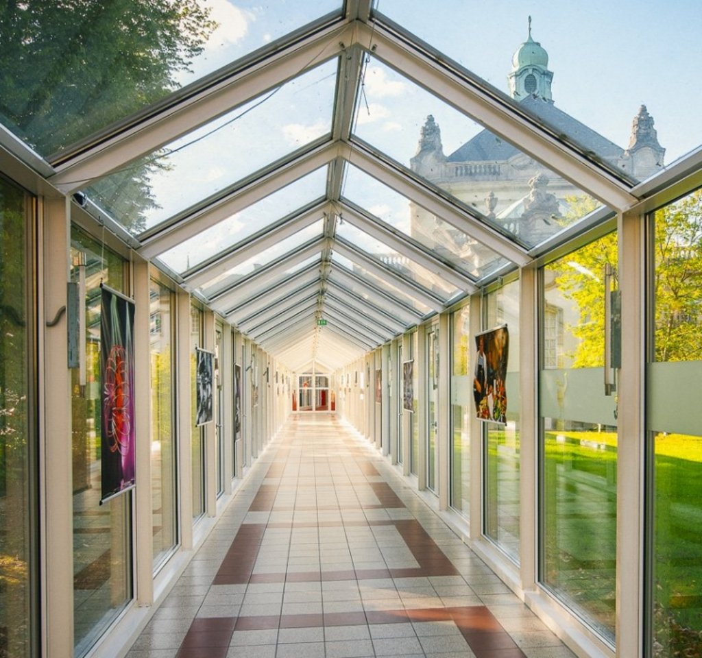 Mit Ausblick auf das Kaiserpalais: Vienna House Easy Bad Oeyenhausen
