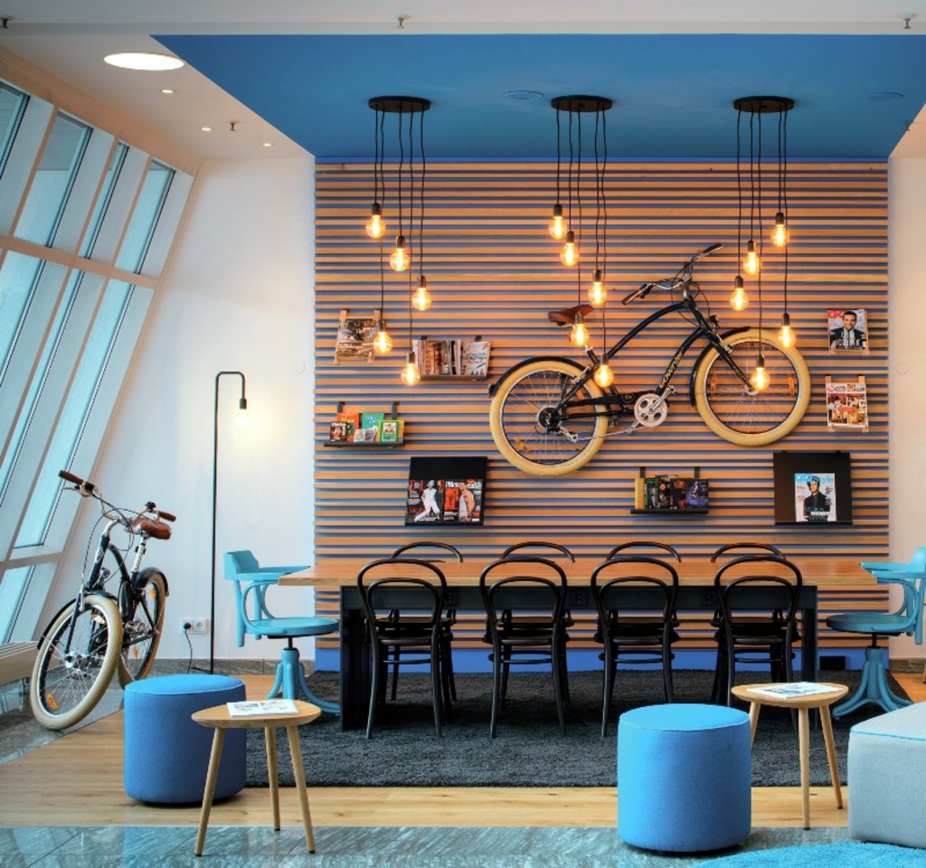 Coworking-Table: Vienna House Easy Landsberg